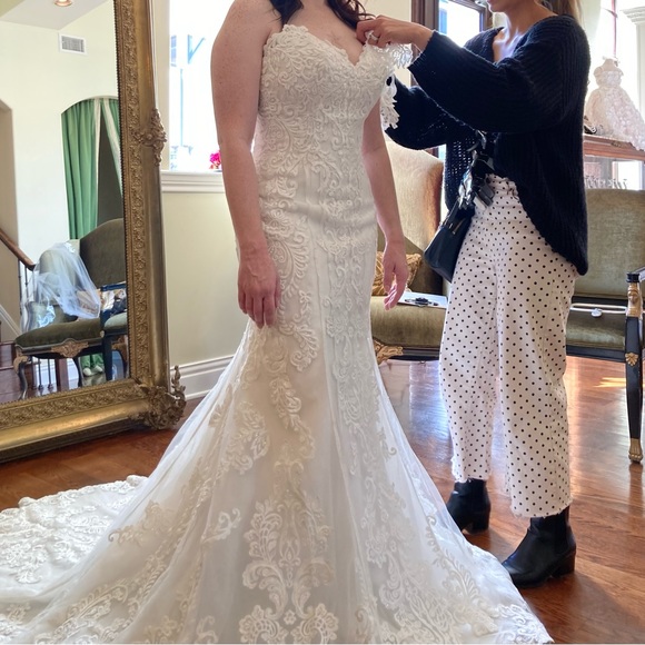 Maggie Sottero wedding dress model # 20MS683 . - Picture 7 of 8